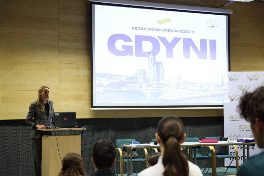Zasady konkursu objaśnia naczelnik biura prezydenta UM Gdyni, Anna Chojnowska