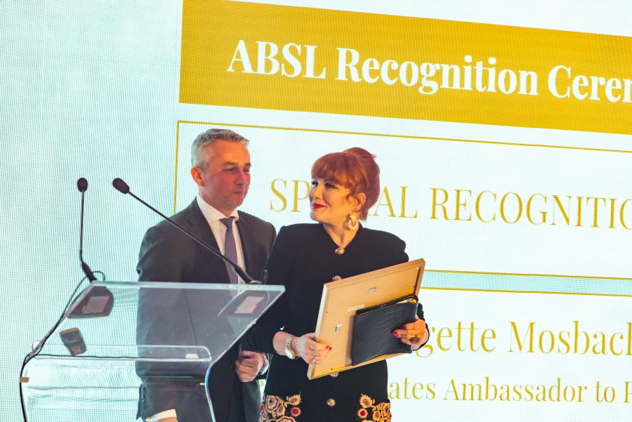 Specjalne Wyróżnienie odebrała Georgette Mosbacher, Ambasadorka USA w Polsce, fot. ABSL