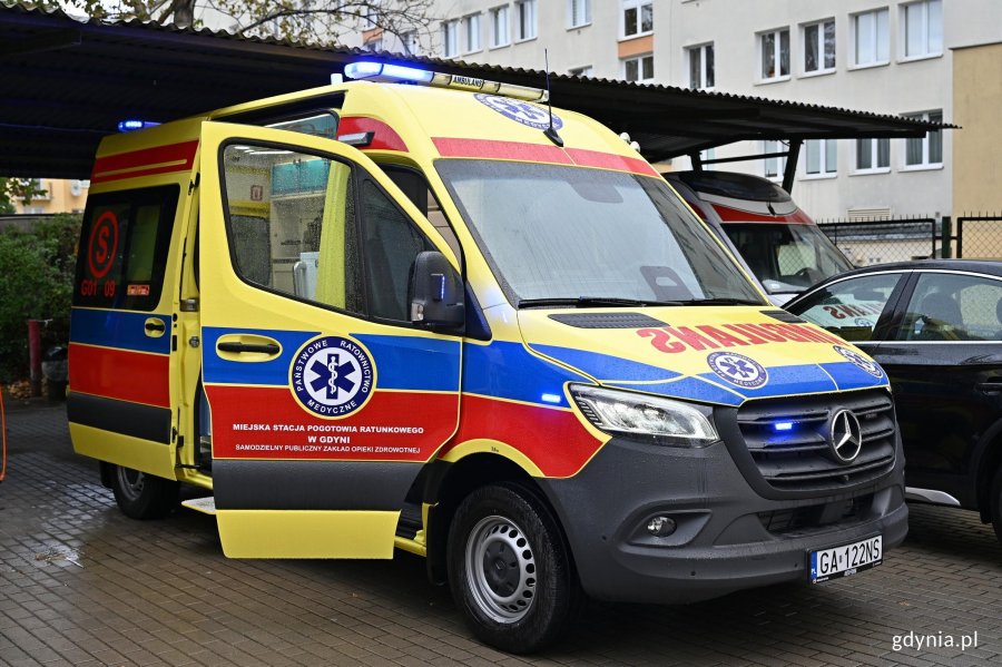 Jeden z nowych ambulans&oacute;w we flocie Miejskiej Stacji Pogotowia Ratunkowego w Gdyni