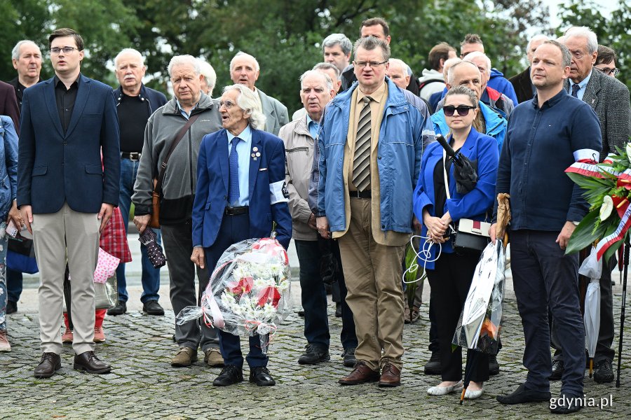 Uroczystości pod pomnikiem Ofiar Grudnia 1970 w ramach gdyńskich obchodów 45. rocznicy zakończenia strajków i podpisania porozumień sierpniowych (fot. Michał Puszczewicz)
