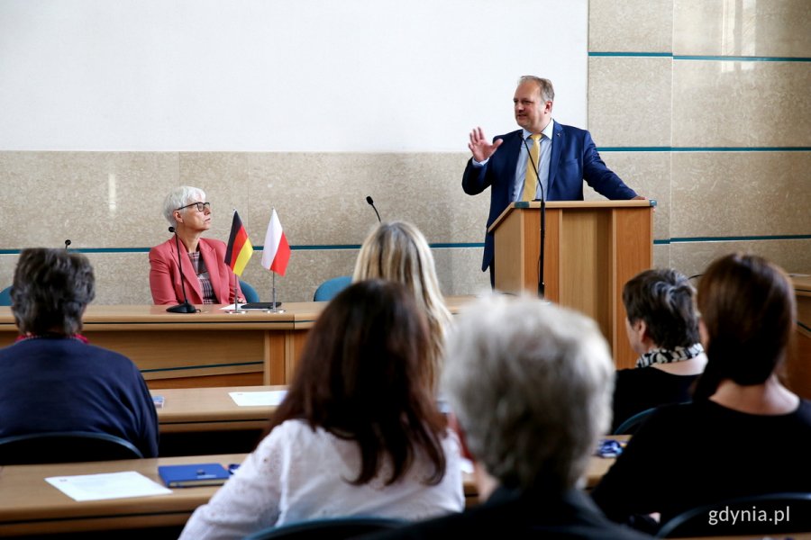 Joanna Zielińska - przewodnicząca Rady Miasta Gdyni i Peter A. Kokocinski, pierwszy przewodniczący Towarzystwa Niemiecko-Polskiego w Kilonii podczas spotkania w Urzędzie Miasta Gdyni // fot. Przemysław Kozłowski