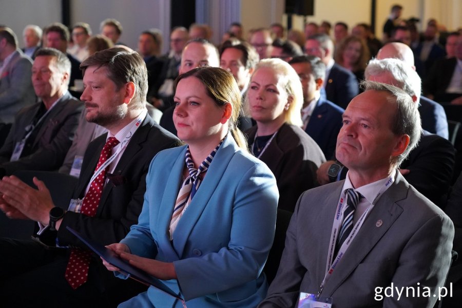 Prezydent Gdyni Aleksandra Kosiorek wśród uczestników konferencji