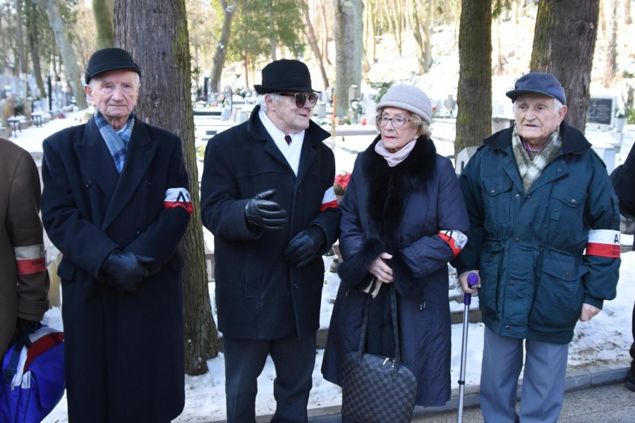 Kombatanci ze Światowego Związku Żołnierzy Armii Krajowej na uroczystości odsłonięcia tablicy poświęconej pamięci Stefana Wendorffa, fot. Michał Kowalski