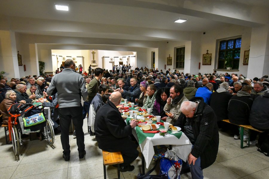 Wigilia dla samotnych i potrzebujących // fot. Dawid Linkowski