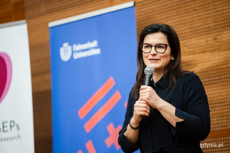 Aleksandra Dulkiewicz - prezydentka Gdańska podczas II otwartego spotkania Klubu Kobiet Uczelni Fahrenheita