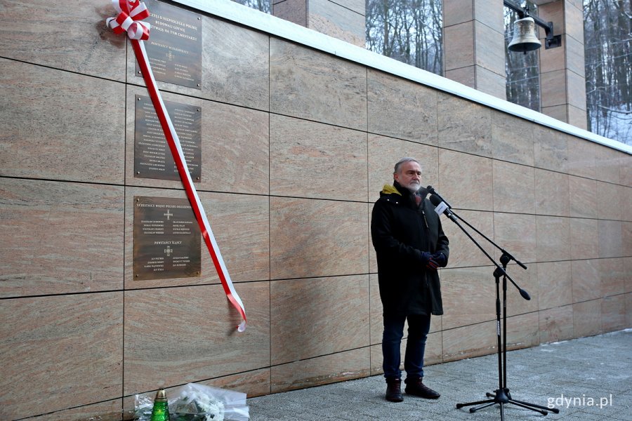 W uroczystości wzięły udział rodziny upamiętnionych osób, w tym prezydent Wojciech Szczurek//fot. Przemysław Kozłowski