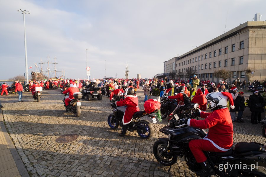 Przejazd przez Gdynię w ramach 23. edycji akcji &bdquo;Mikołaje na motocyklach&rdquo; (fot. Paweł Budziński)