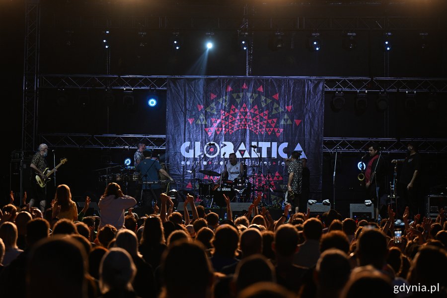 Chico Trujillo podczas występu na 20. Globaltice 