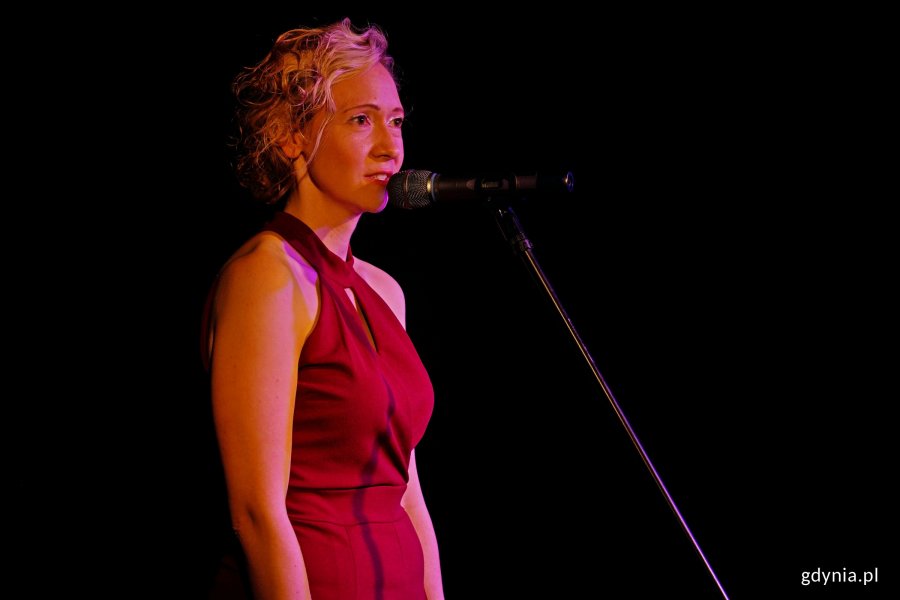 Marta Jaszewska podczas próby spektaklu „Pamiętniki niecnotnego Zagłoby” w Teatrze Gdynia Główna
