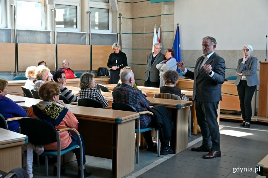 Prezydent Gdyni Wojciech Szczurek oraz przedstawiciele Rady Miasta podczas spotkania z gdyńskimi seniorami