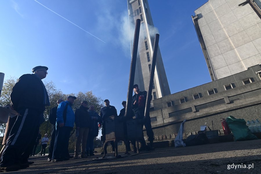 Funkcjonariusze EkoPatrolu Straży Miejskiej w Gdyni spotkali się z mieszkańcami Leszczynek // fot. Michał Puszczewicz