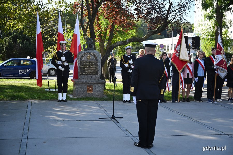  Dzień Polskiego Państwa Podziemnego – uroczystości z okazji 86. rocznicy jego utworzenia pod Pomnikiem Armii Krajowej w Gdyni (fot. Michał Puszczewicz)
