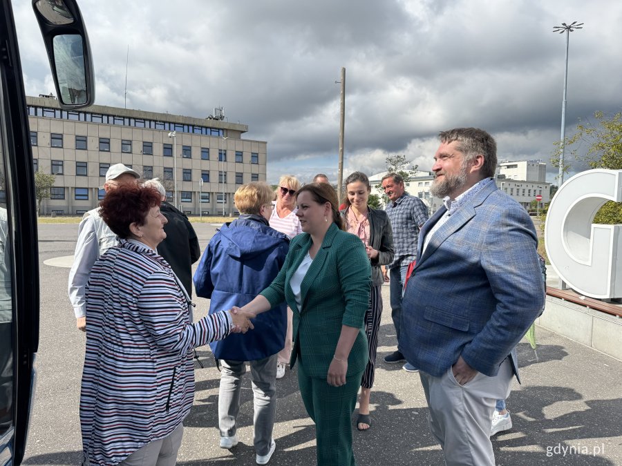 na zdjęciu prezydent Gdyni, goście i przewodniczący Rady Miasta Gdyni