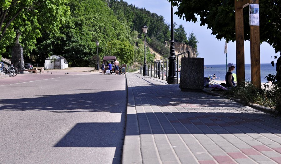 Zmiany oznaczają mniej aut w malowniczych okolicach plaży w Orłowie, fot. Kamil Złoch
