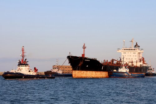 „Khatanga” opuszczająca Port Gdynia (fot. Cezary Spigarski)
