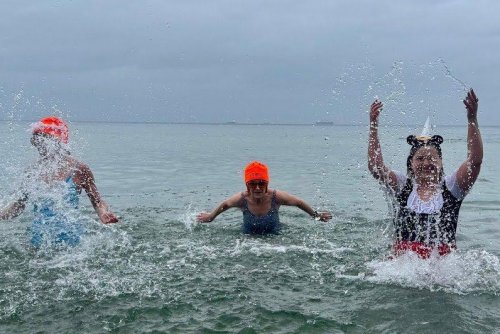 Tak Stowarzyszenie „Morsy Gdyńskie” powitało nowy rok 2025 (fot. Stowarzyszenie „Morsy Gdyńskie”)