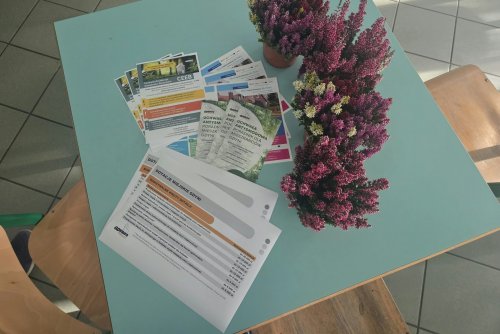 Spotkania organizowane w dzielnicach to idealna okazja, by zadawać pytania, poznać zasady ubiegania się o środki finansowe i sprawdzić, jak skompletować dokumenty (fot. materiały Wydziału Energetyki)
