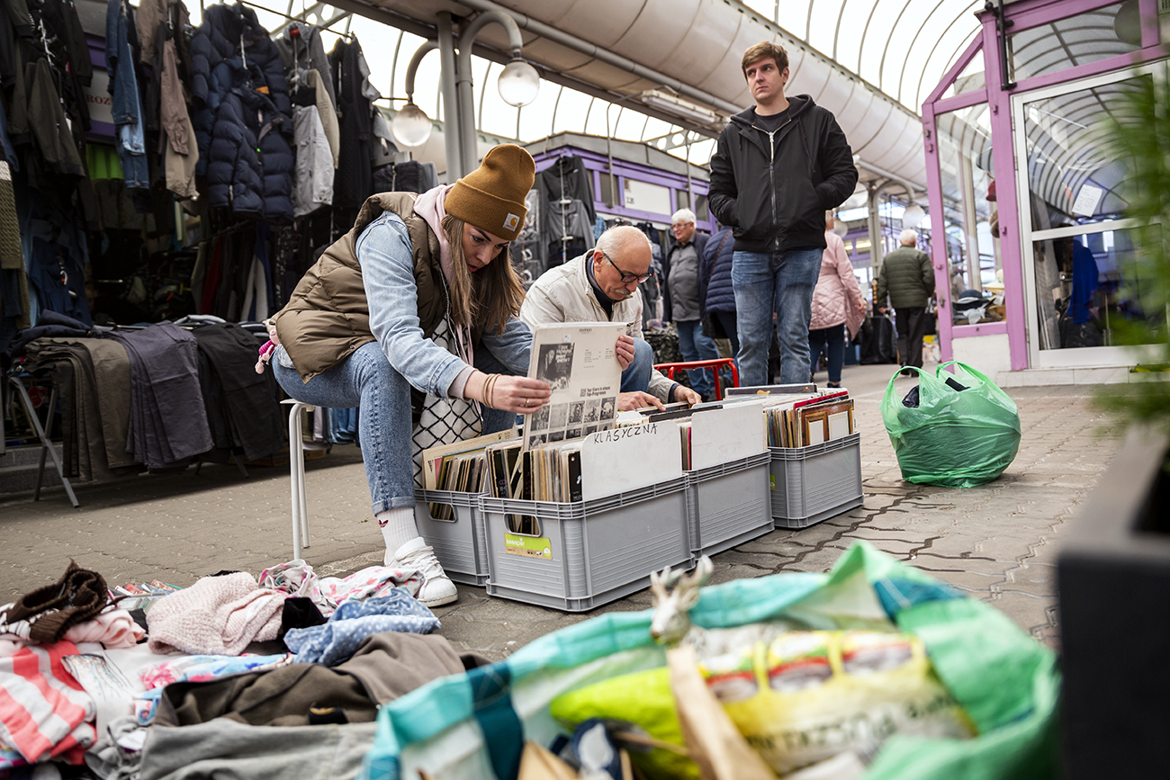 Stoisko z winylami na giełdzie vintage. Fot. Przemysław Kozłowski / ARG