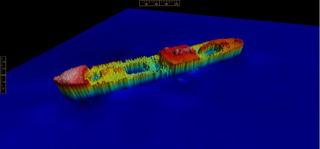 Obraz batymetryczny domniemanego wraku parowca s/s Karlsruhe, uzyskany na podstawie pomiar&oacute;w hydrograficznych Urzędu Morskiego w Gdyni. Źr&oacute;dło: Urząd Morski w Gdyni
