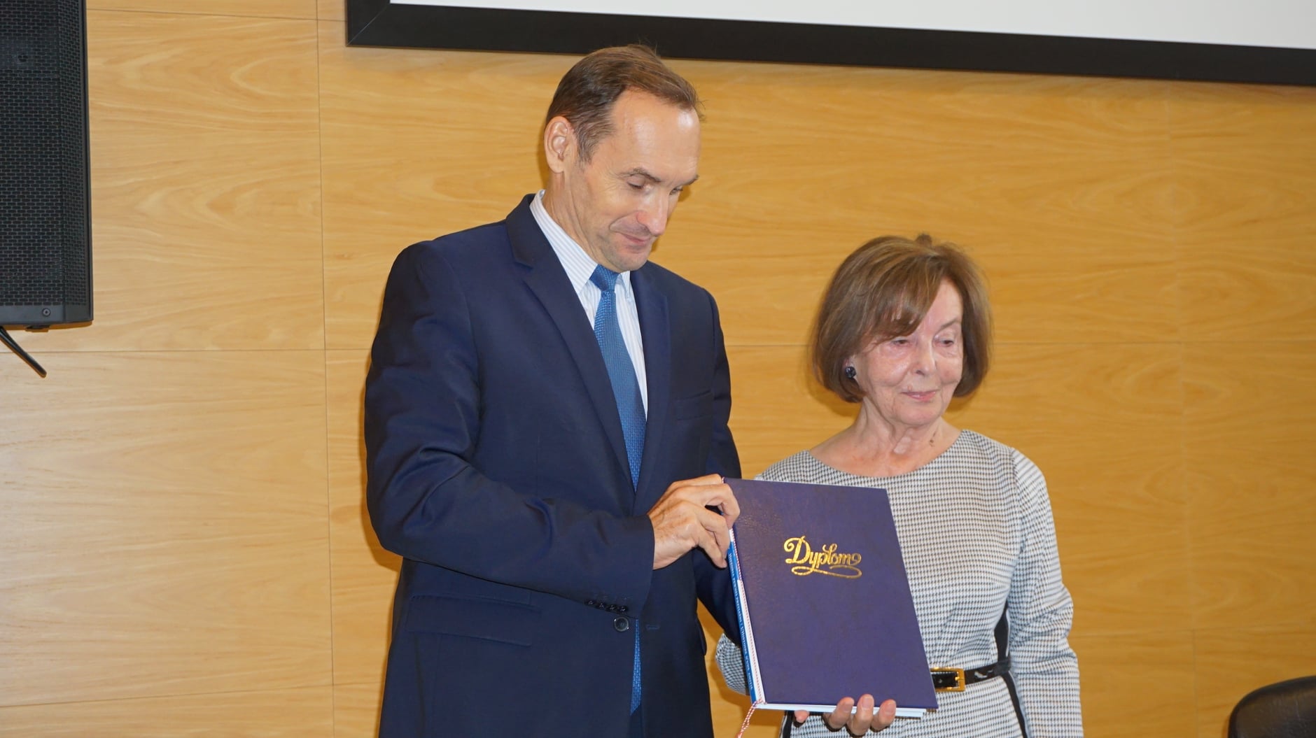Na zdj. ambasador Francji Frédéric Billet i Alicja Kuchtyk, fot. TPPF