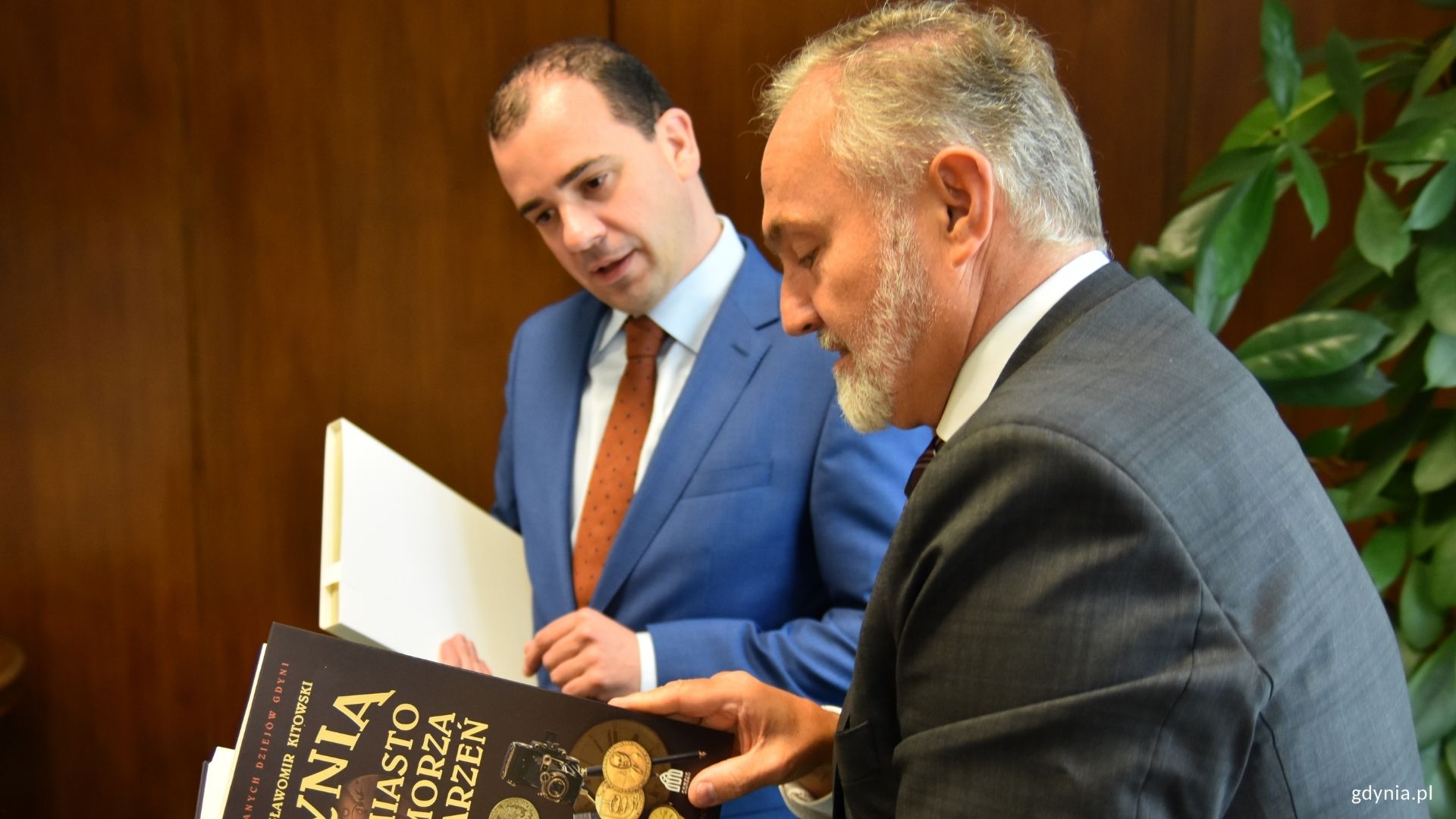 Na zdj.&nbsp;(od prawej): prezydent Wojciech Szczurek i jego gość Thomas Castrel, Przedstawiciel Generalny Flandrii w Polsce i w Krajach Bałtyckich. Fot. Sławomir Okoń