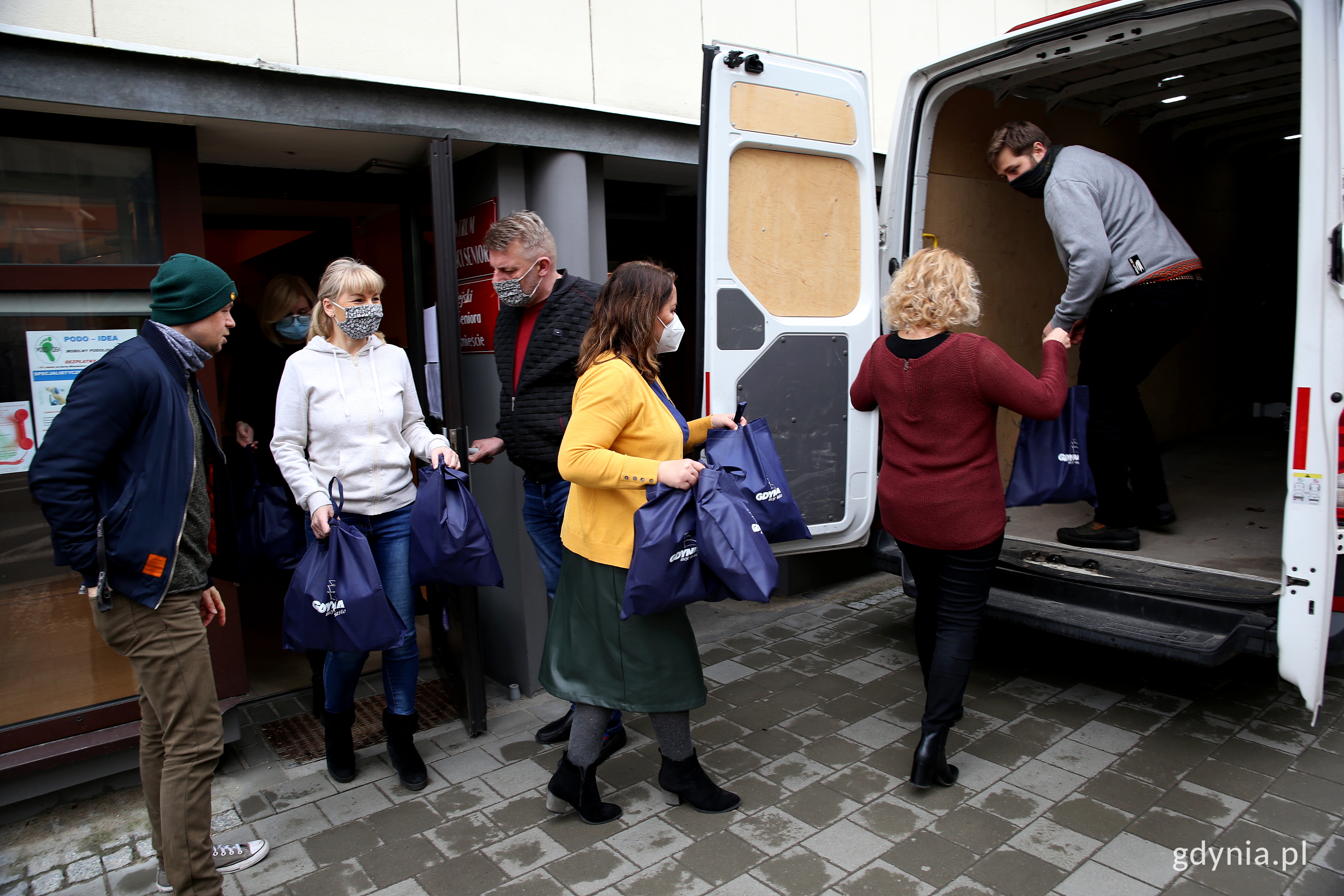 Paczki wielkanocne dla potrzebujących. Fot. Przemysław Kozłowski