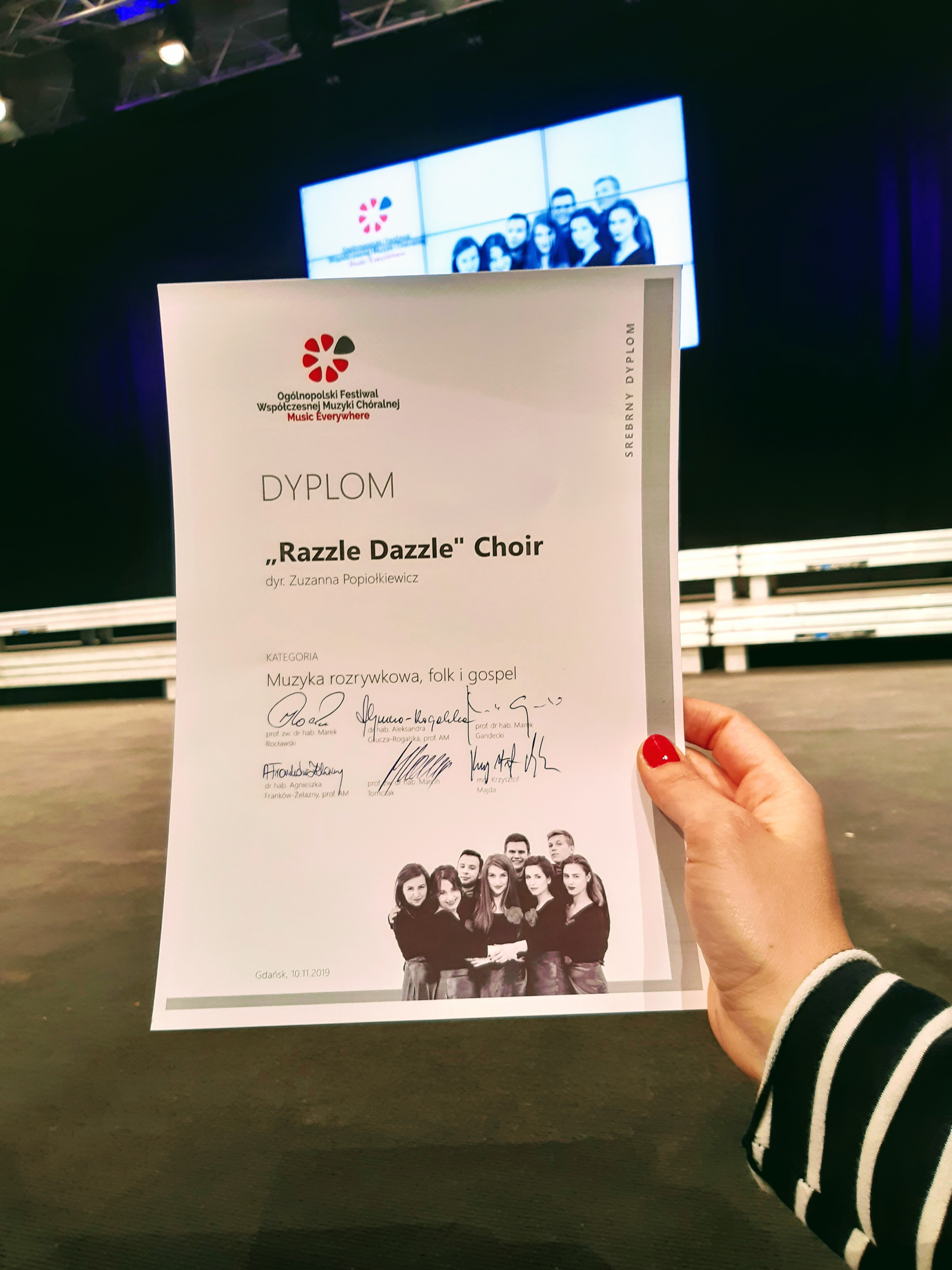 Gdyński Ch&oacute;r Razzle Dazzle ze srebrnym dyplomem w kategorii ch&oacute;r&oacute;w rozrywkowych, folk i gospel na Og&oacute;lnopolskim Festiwalu Wsp&oacute;łczesnej Muzyki Ch&oacute;ralnej Music Everywhere // fot. materiały prasowe