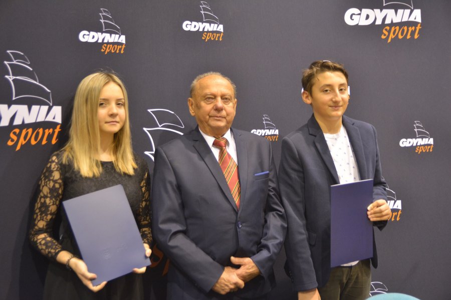 Andrzej Lutomski podczas wręczenia przez Prezydenta nagr&oacute;d dla młodych sportowc&oacute;w // fot. D. Kowalski/gdynia.pl