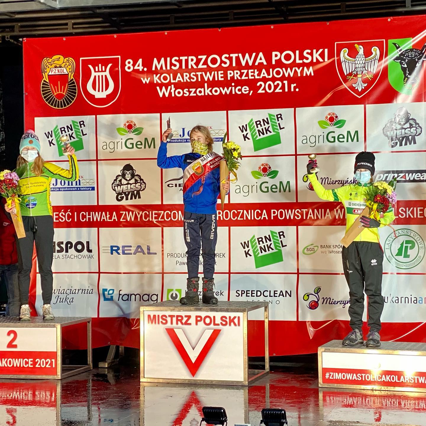Tosia Kucharska na podium, źr&oacute;dło: www.facebook.com/BogdziewiczCoach