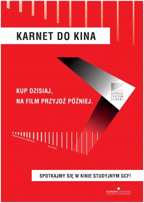 Grafika promująca zakup karnet&oacute;w do kina studyjnego GCF. Czarne i białe napisy na czerwonym tle. Po prawej stronie logo Gdyńskiego Centrum Filmowego // fot. gcf.org.pl/kino-studyjne/