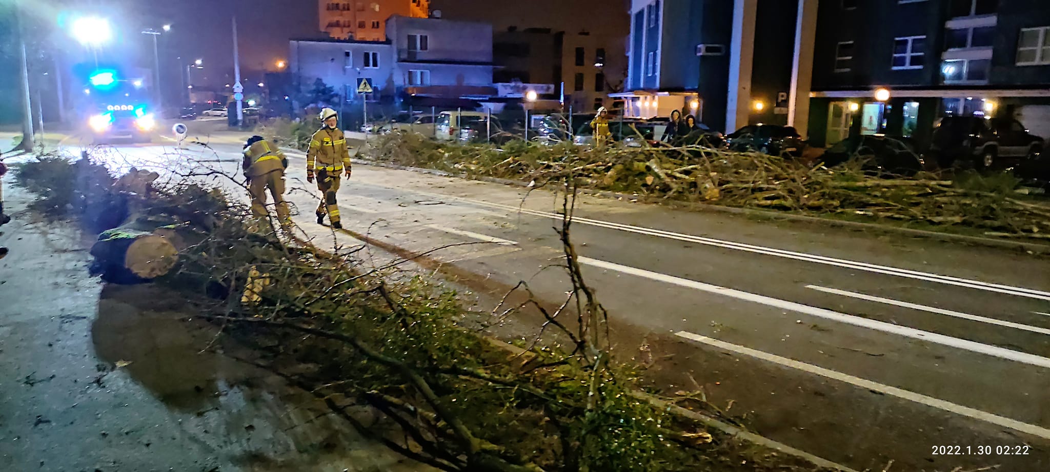 Walka gdyńskich ochotników ze skutkami orkanu Nadia w styczniu tego roku, fot. OSP Gdynia-Wiczlino