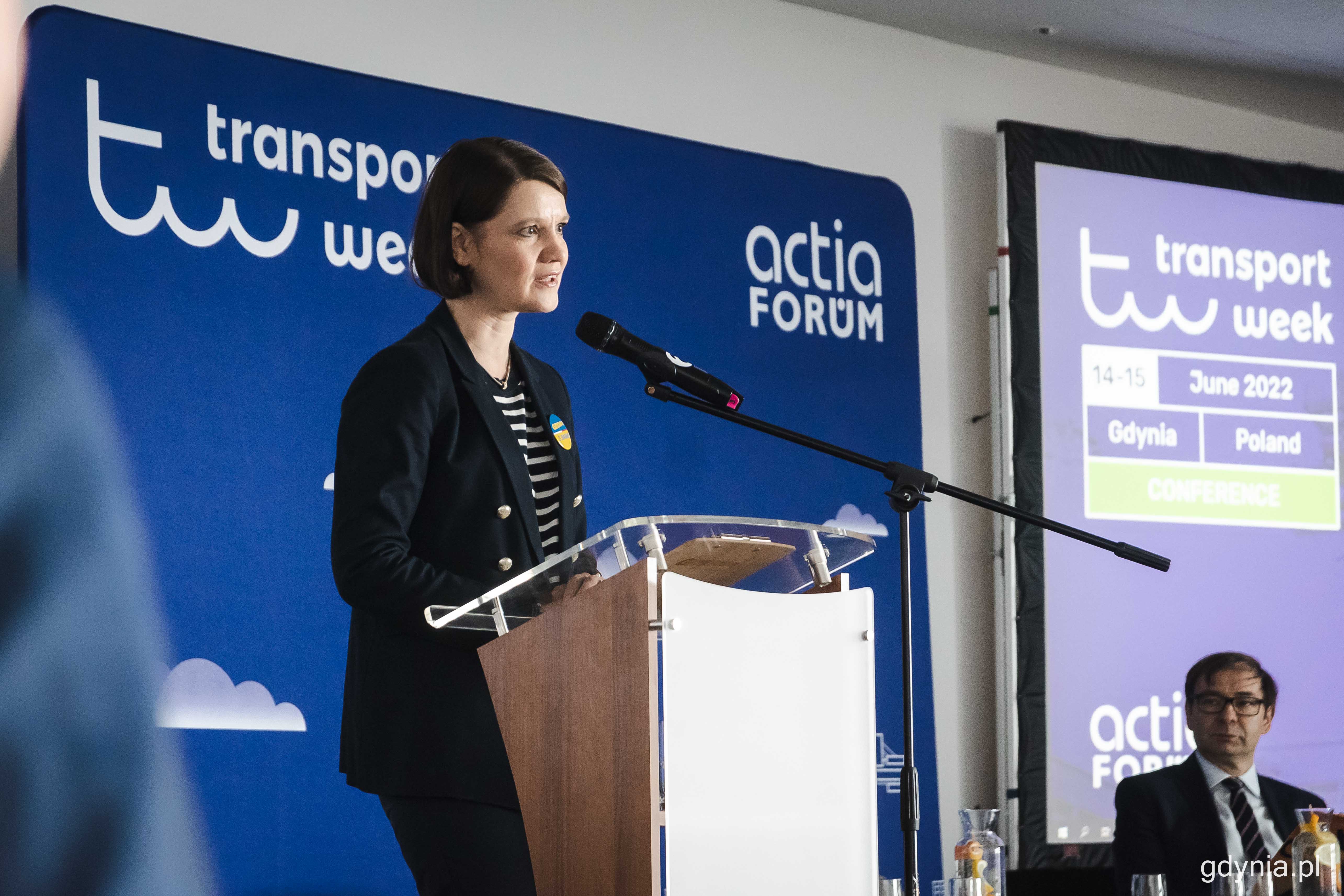 Wiceprezydent Gdyni ds. gospodarki, Katarzyna Gruszecka-Spychała powitała uczestnik&oacute;w Transport Week, fot. Kamil Złoch