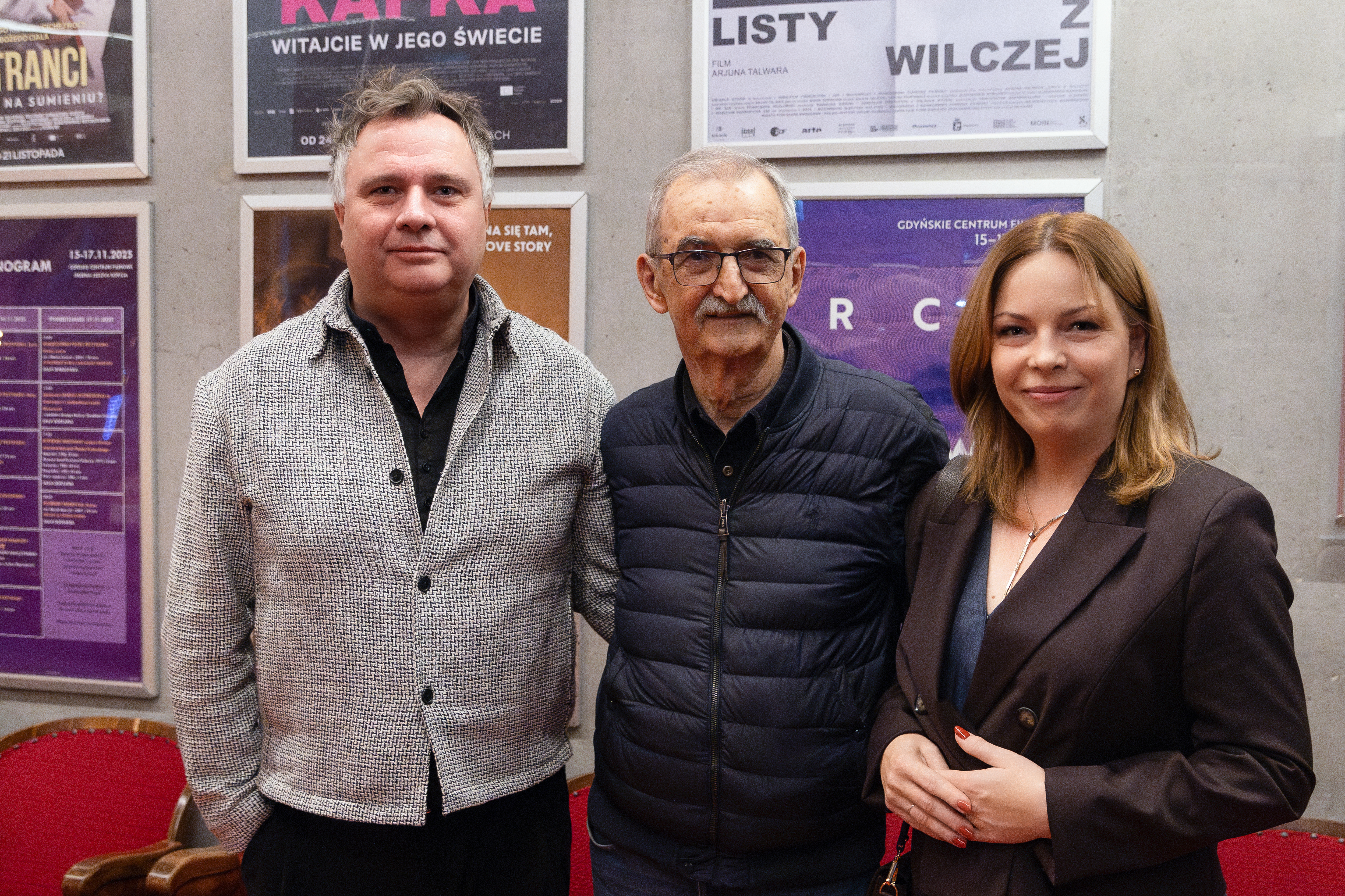 Na zdjęciu stoją (od prawej): wiceprezydentka Gdyni Oktawia Gorzeńska, reżyser Marek Koterski i Jerzy Rados, dyrektor Gdyńskiego Centrum Filmowego