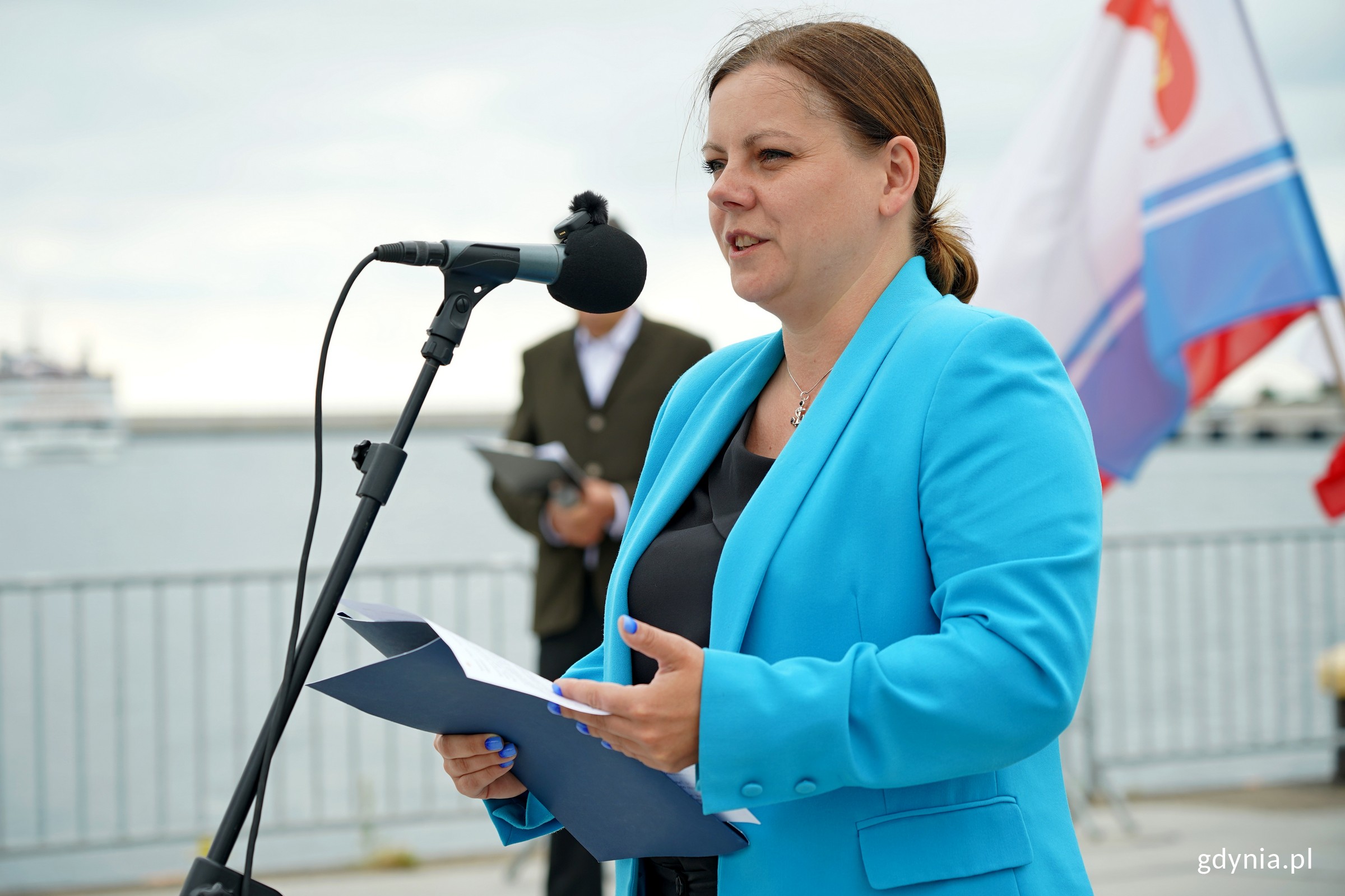 Prezydent Gdyni Aleksandra Kosiorek przemawiająca podczas uroczystości z okazji 162. rocznicy urodzin inż. Tadeusza Wendy (fot. Magdalena Czernek)