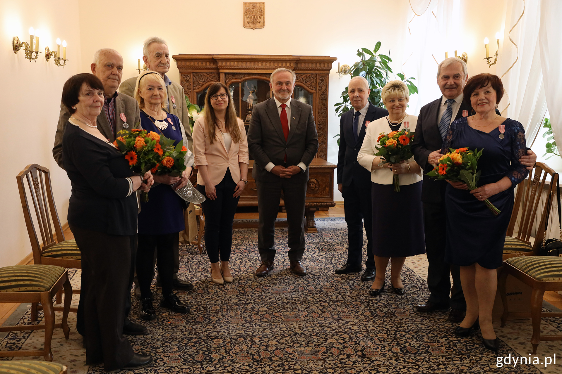 Prezydent Wojciech Szczurek wraz z nagrodzonymi