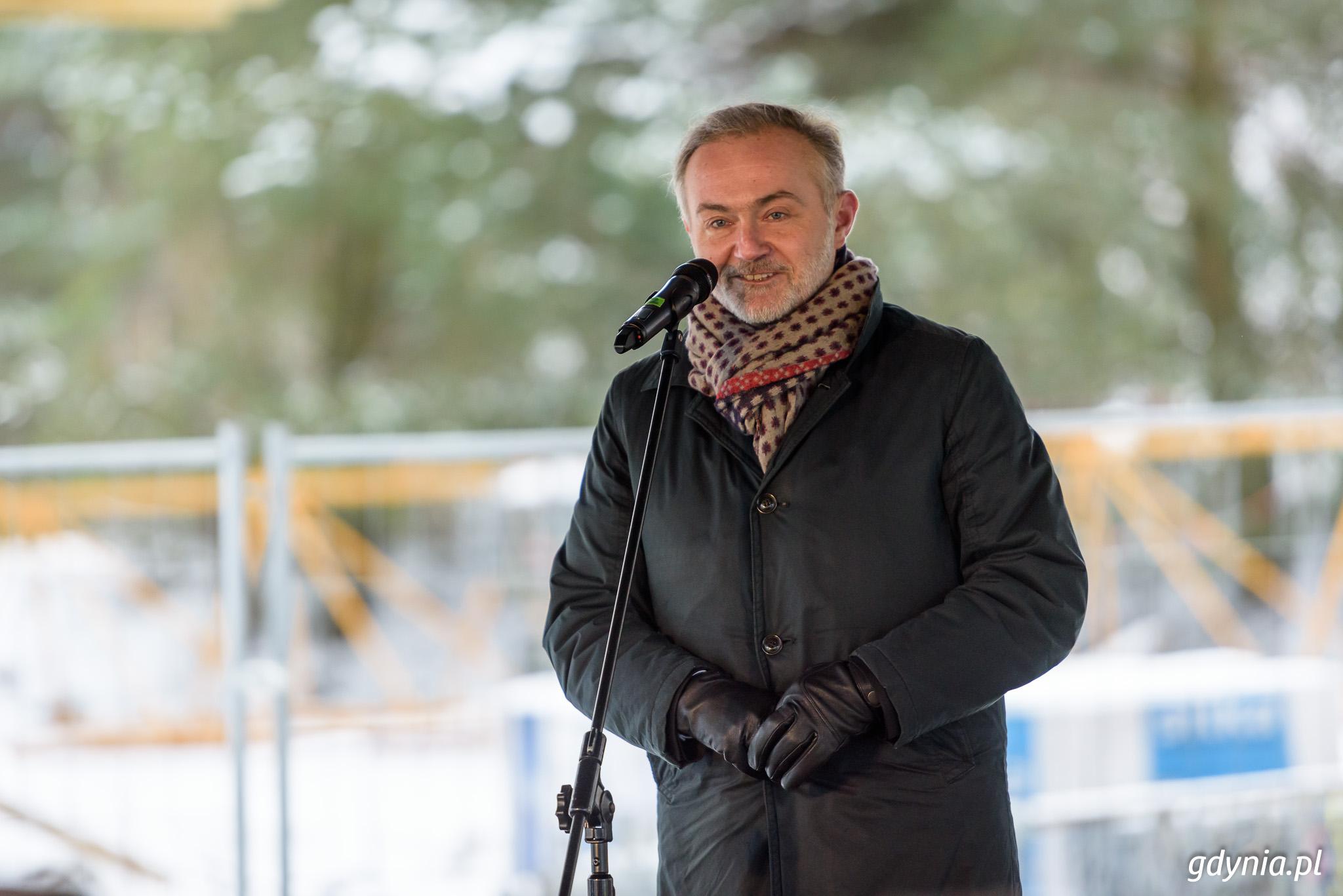 Prezydent Gdyni Wojciech Szczurek podczas ceremonii wciągnięcia wiechy, fot. Dawid Linkowski