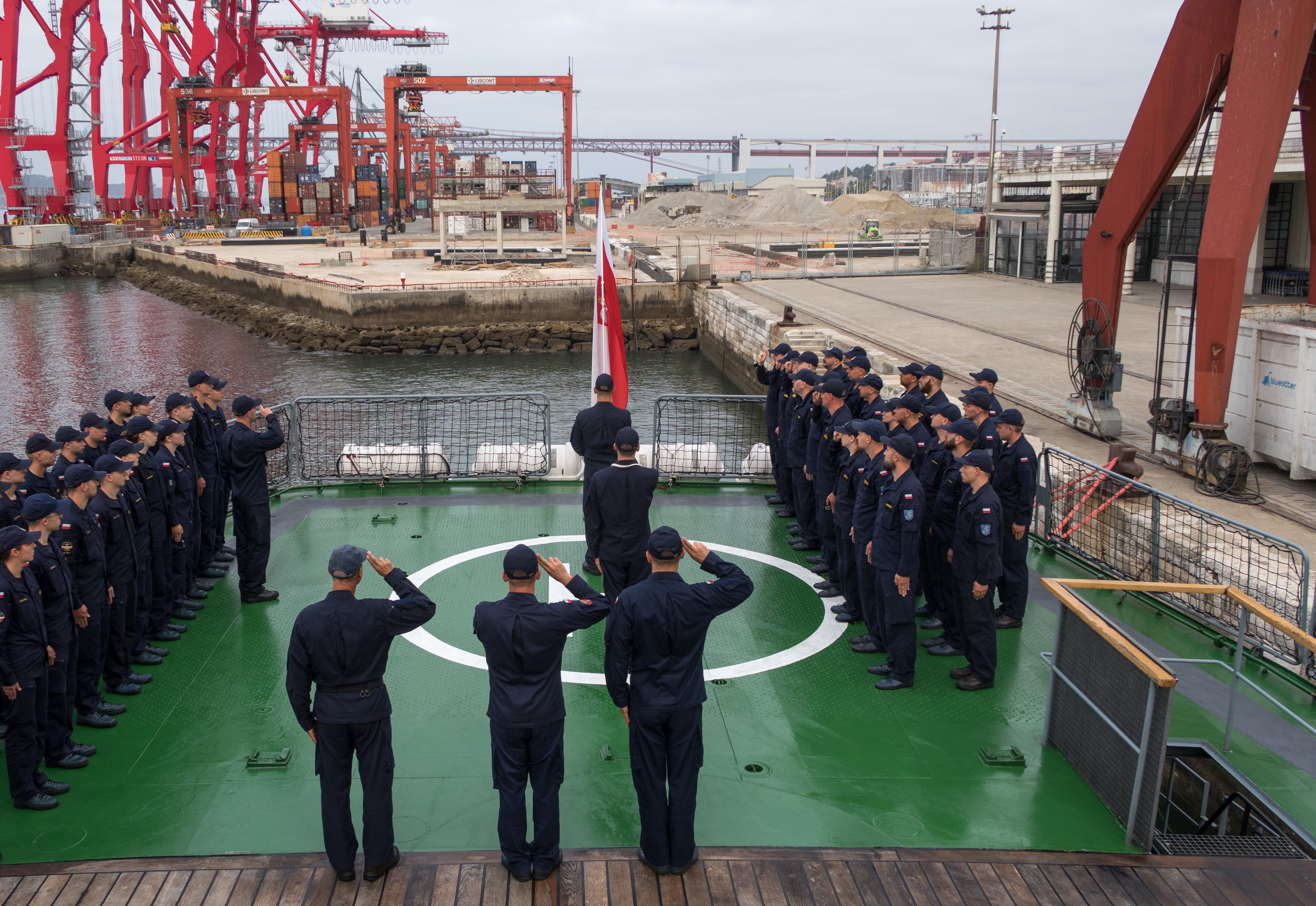 Wieniec w hołdzie marynarzom z&nbsp;ORP &bdquo;Orzeł&rdquo; // fot. st. mar. Kamil Subocz
