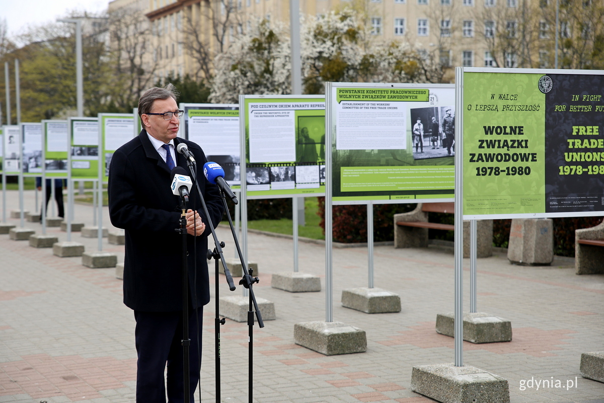 Jarosław Szarek podczas otwarcia wystawy // fot. Przemysław Kozłowski