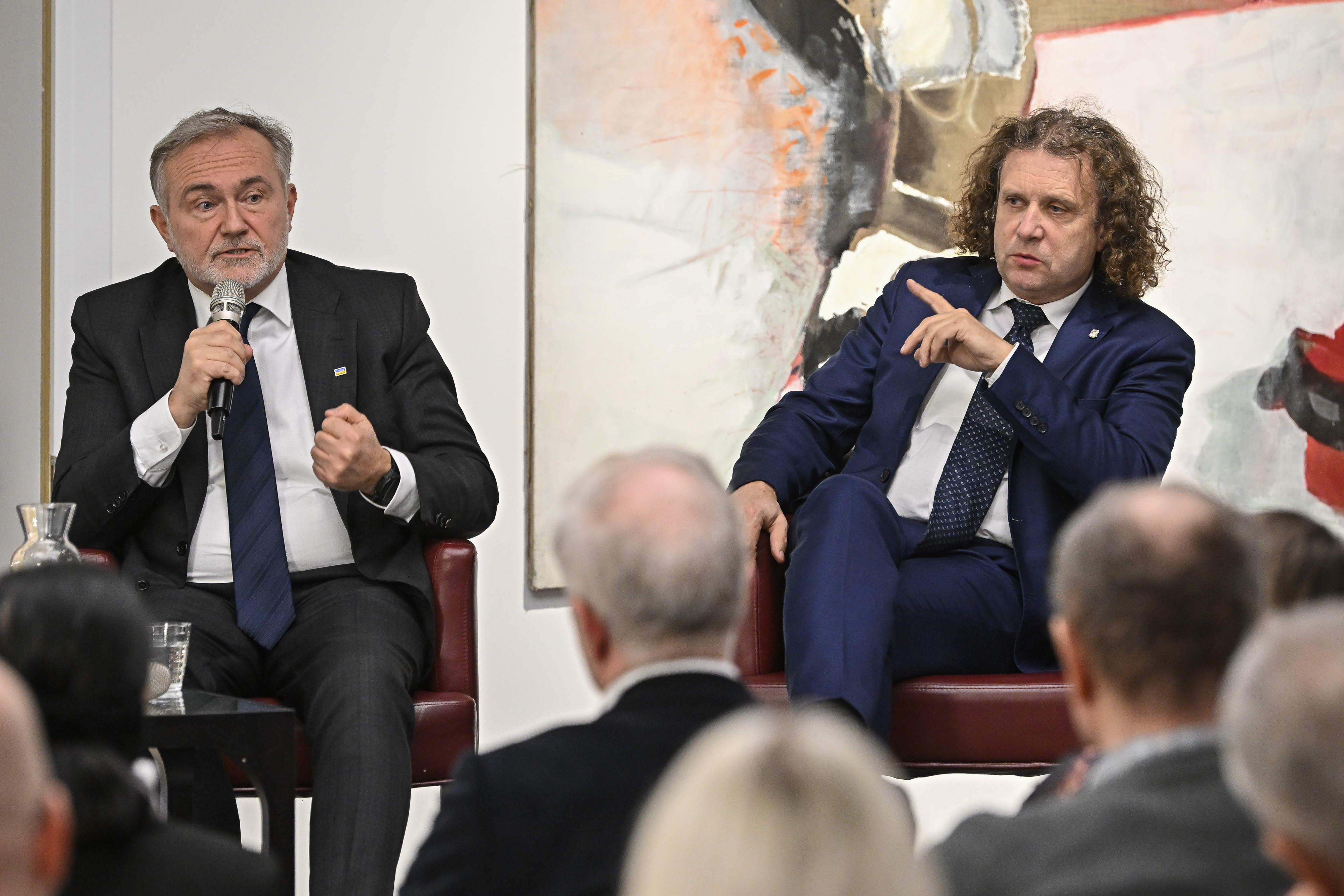 Prezydent Gdyni Wojciech Szczurek i Jacek Karnowski - prezydent Sopotu podczas debaty w ramach 88. Salonu Młodopolskiego im. Arama Rybickiego // fot. Jerzy Bartkowski/Fundacja im. Arkadiusza Rybickiego 