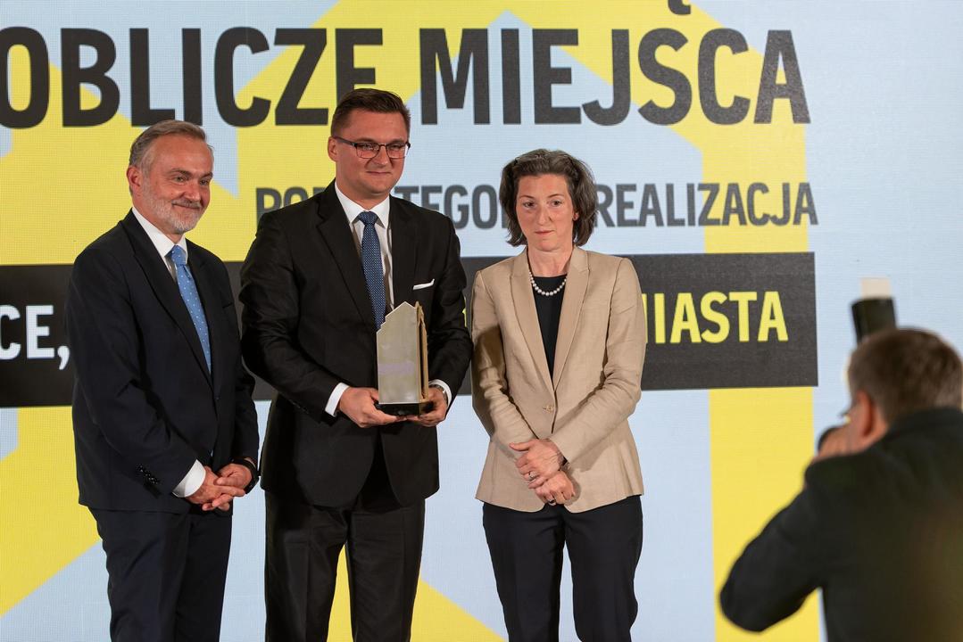Marcin Krupa, prezydent Katowic odbiera nagrodę Real Estate Impactor, fot. Dawid Linkowski
