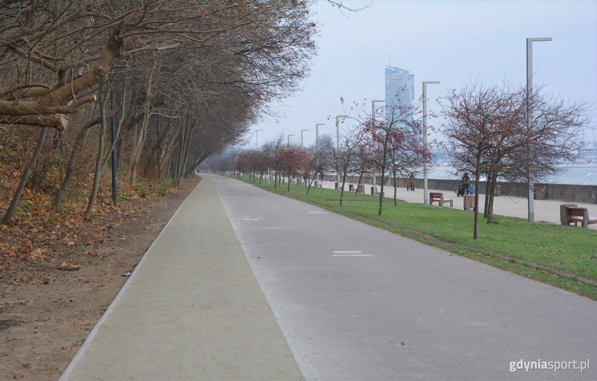 Bieżnia dla biegaczy przy bulwarze Nadmorskim, jeden z projekt&oacute;w Budżetu Obywatelskiego, fot. gdyniasport.pl