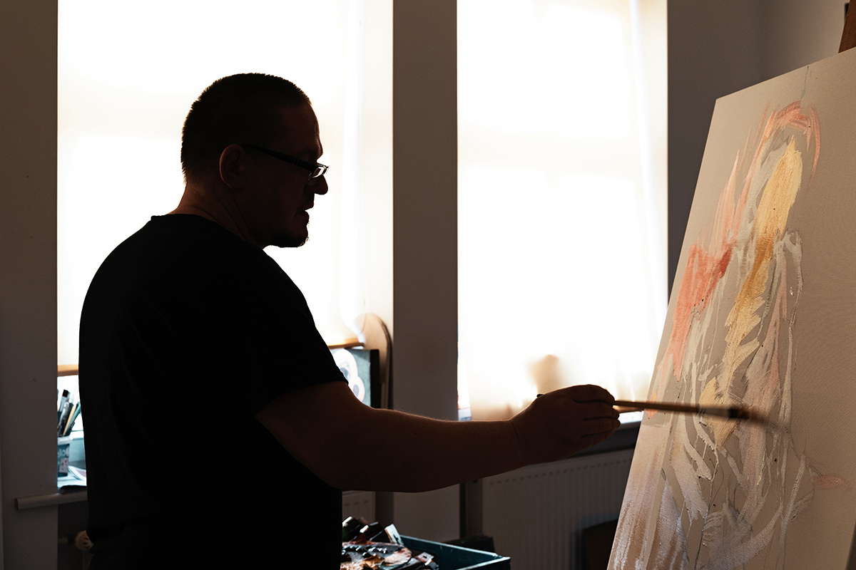 Jacek Piątek w pracowni, fot. Aleksandra Kurowska