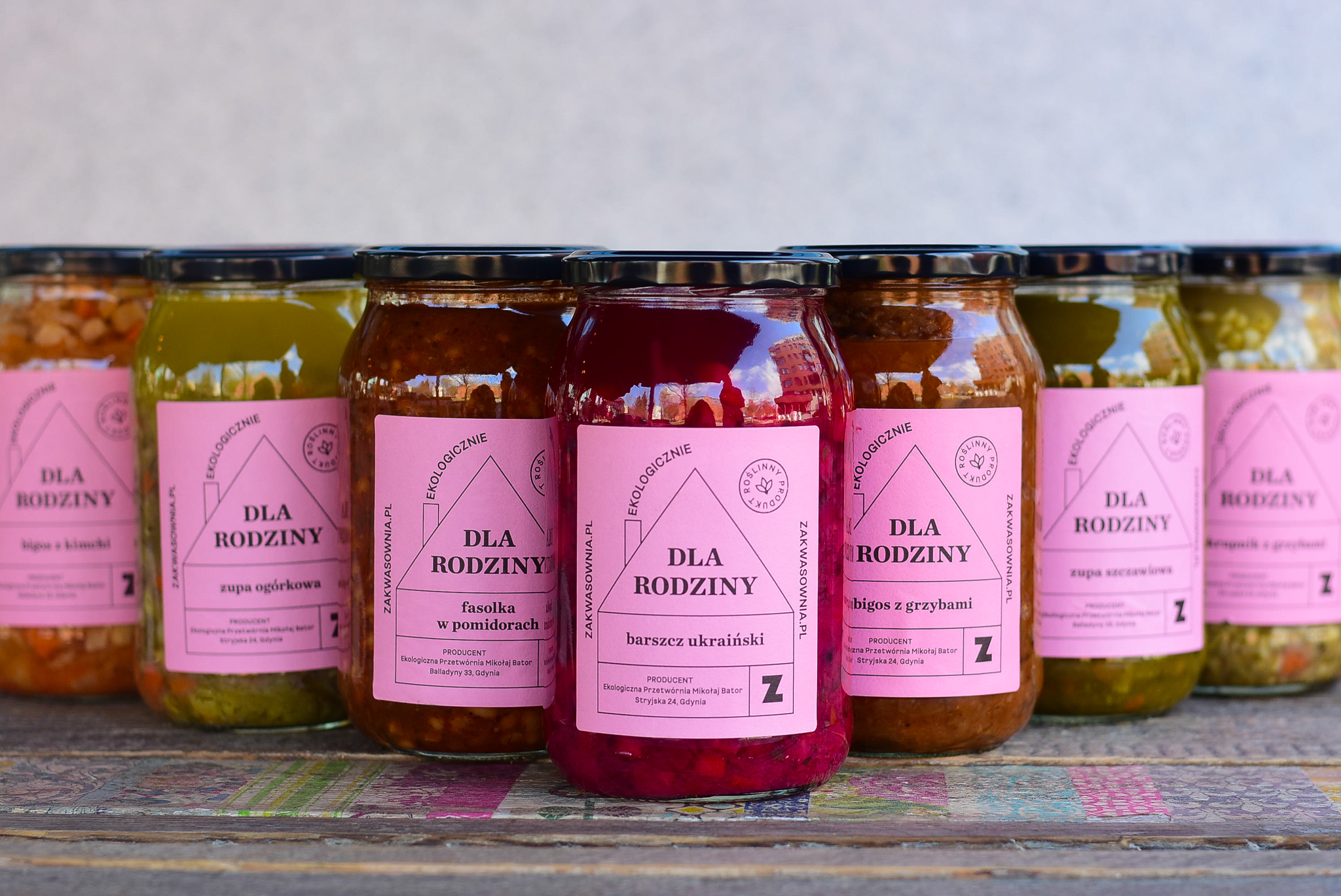 Słoiki z zupami, źr&oacute;dło: Zakwasownia