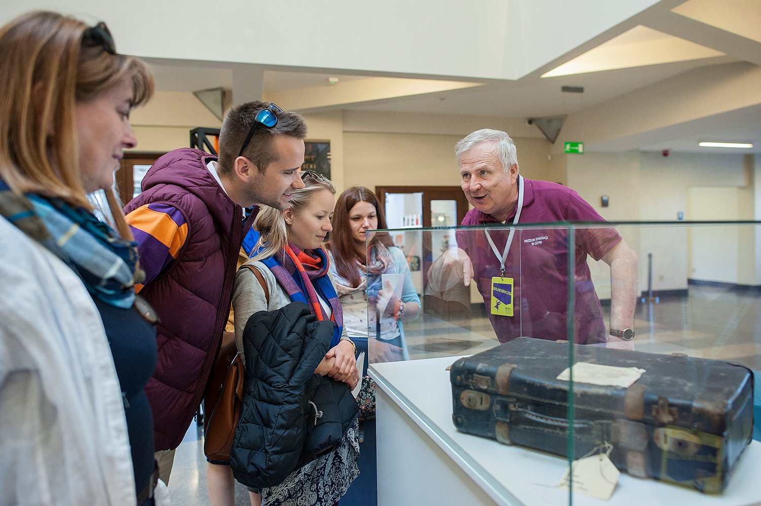 Na zdj. zwiedzanie Muzeum Emigracji z wolontariuszem-przewodnikiem, archiwum MEG