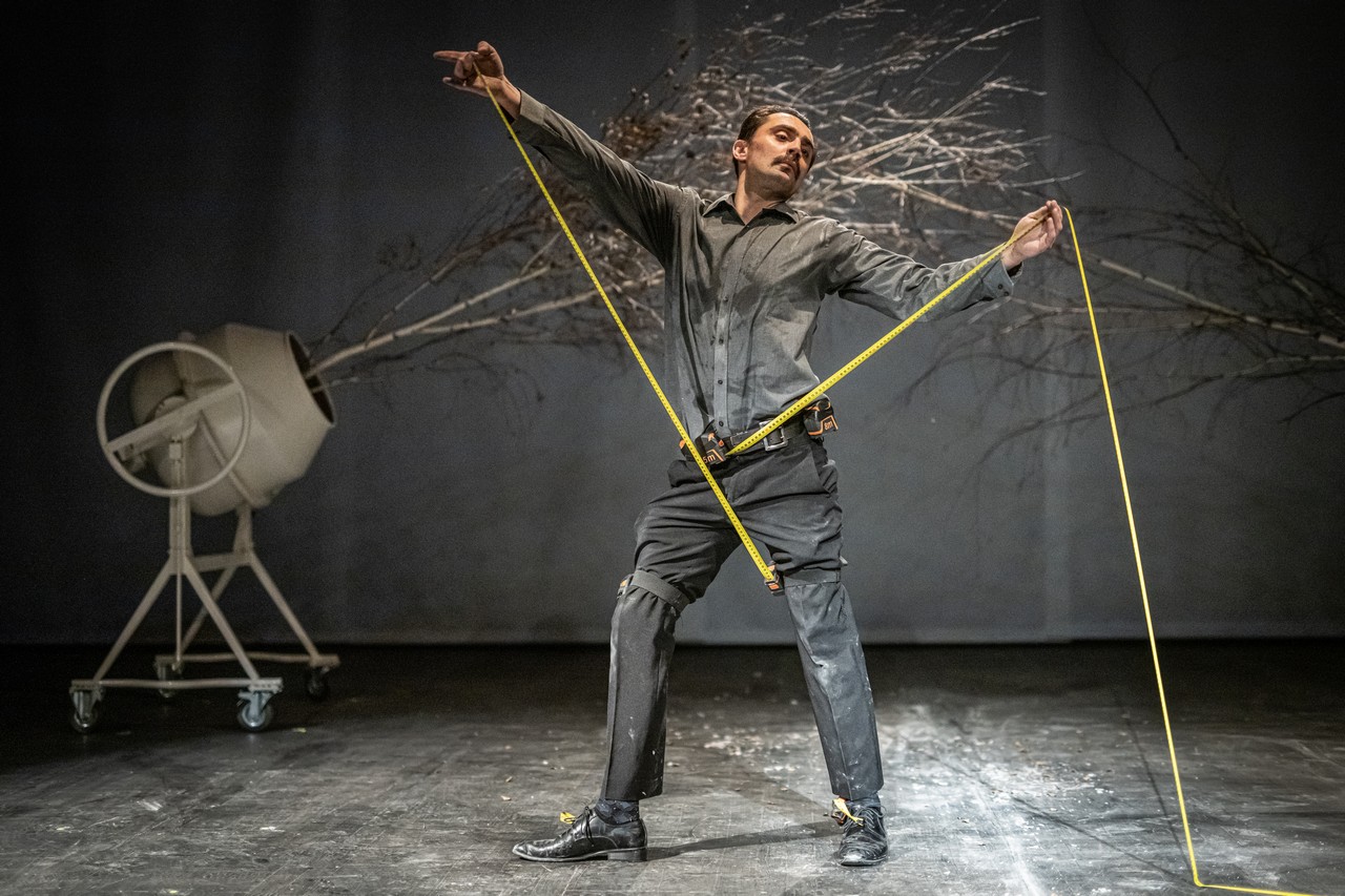 Fotos ze spektaklu "Warunki zabudowy" // fot. Maciej Zakrzewski