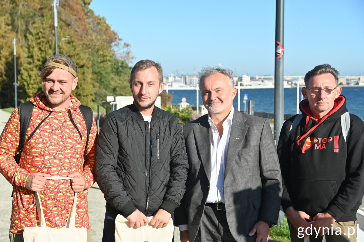 Na zdj. (od prawej): Jacek Szcześniewski, prezydent Wojciech Szczurek, Tomasz Szcześniewski i Karol Zdrojewski // fot. Magda Śliżewska