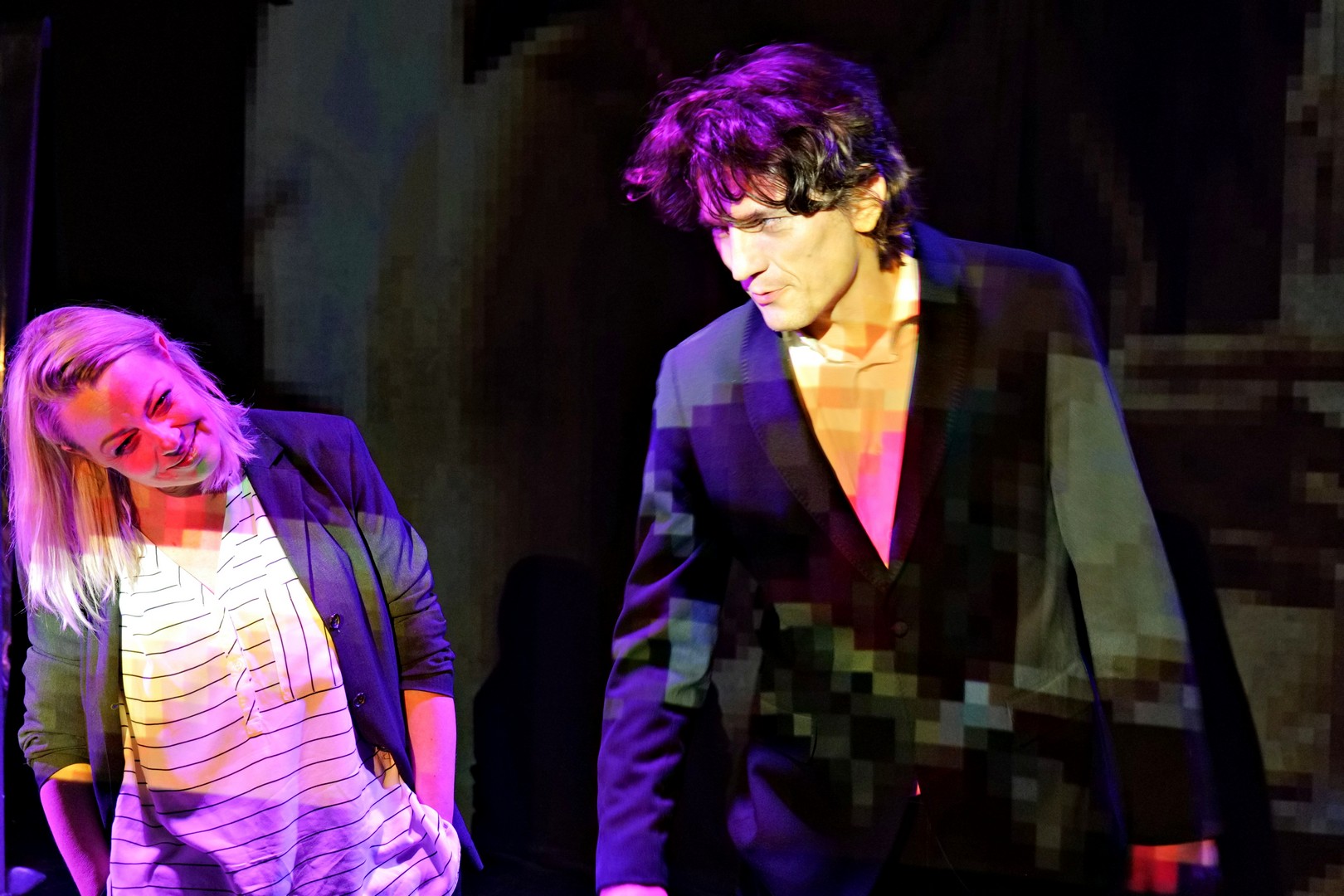 Na zdj. aktorzy w spektaklu &bdquo;&Oacute;smy. Trzeci&rdquo;: Piotr Srebrowski i Magdalena Smuk