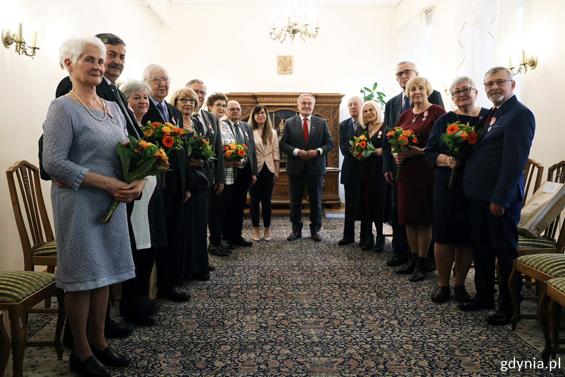 Prezydent Wojciech Szczurek wraz z nagrodzonymi