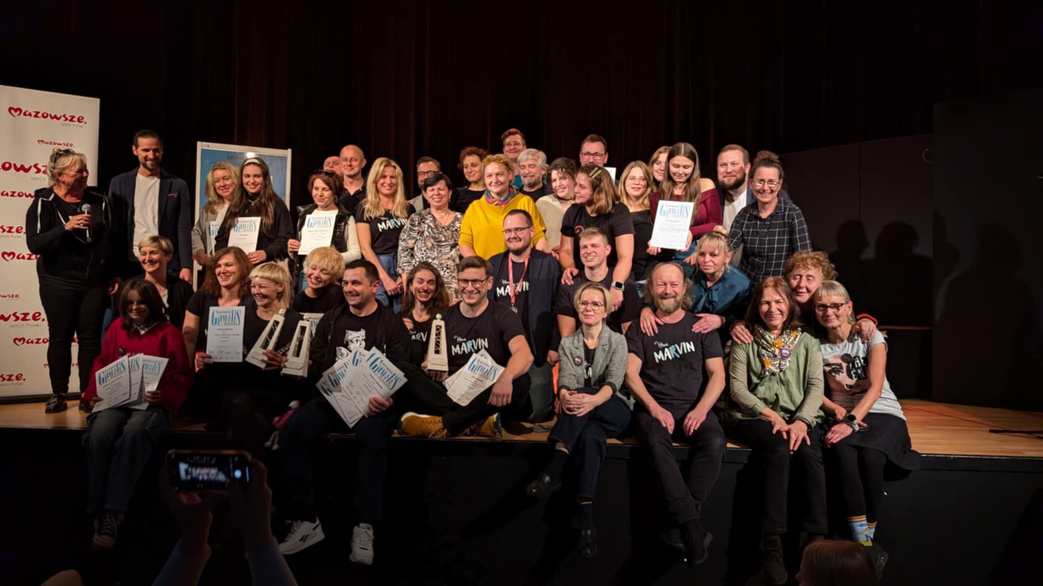 Zesp&oacute;ł Teatru Komedii Valldal z nagrodą gł&oacute;wną 22. Og&oacute;lnopolskiego Przeglądu Teatr&oacute;w Niesfornych &bdquo;Galimatias Ursynowski&rdquo;