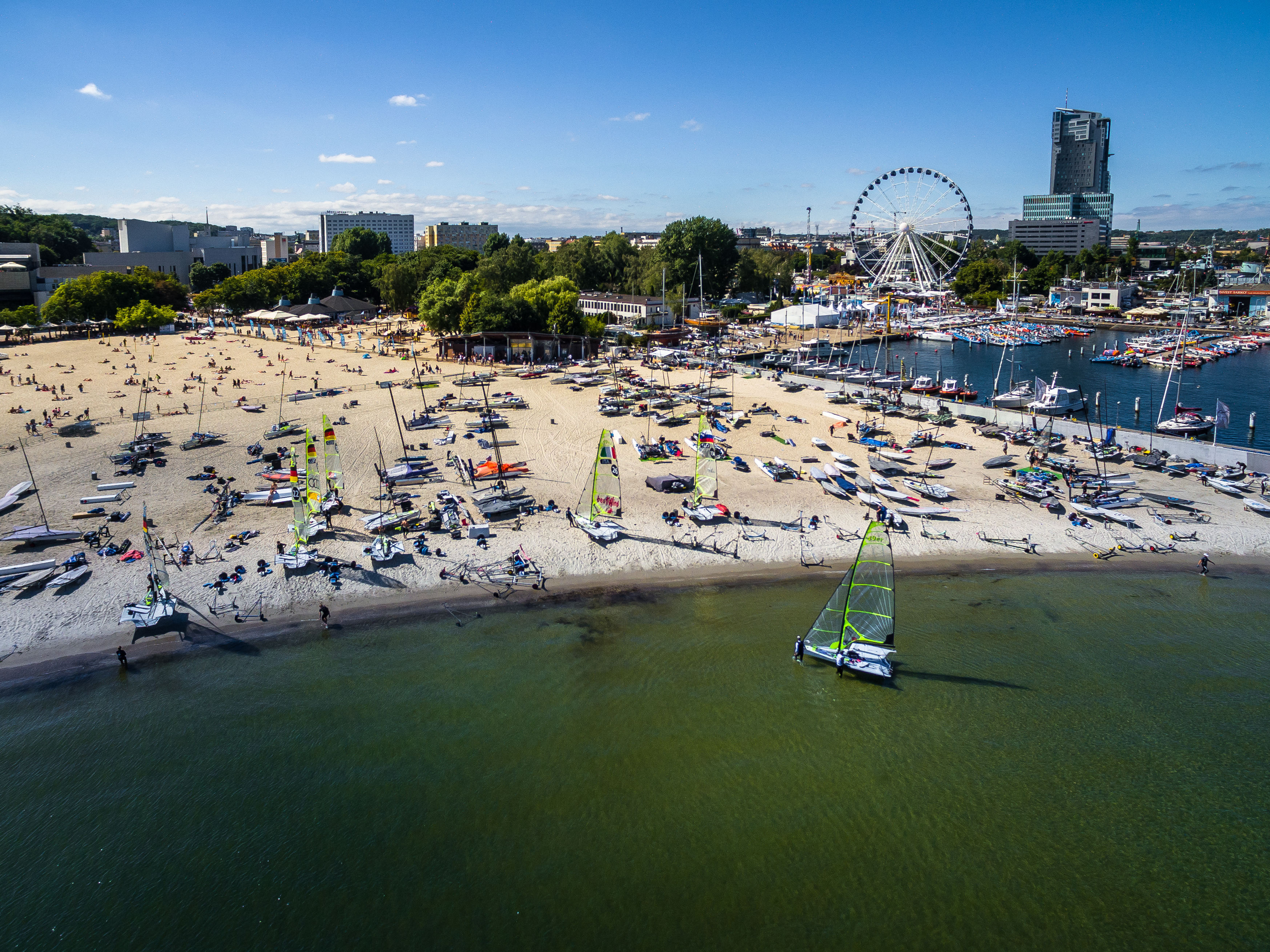 marina widziana z lotu ptaka